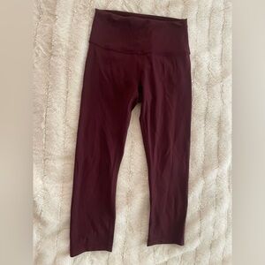 Lululemon burgundy/ maroon/ size 6 cropped leggings EUC